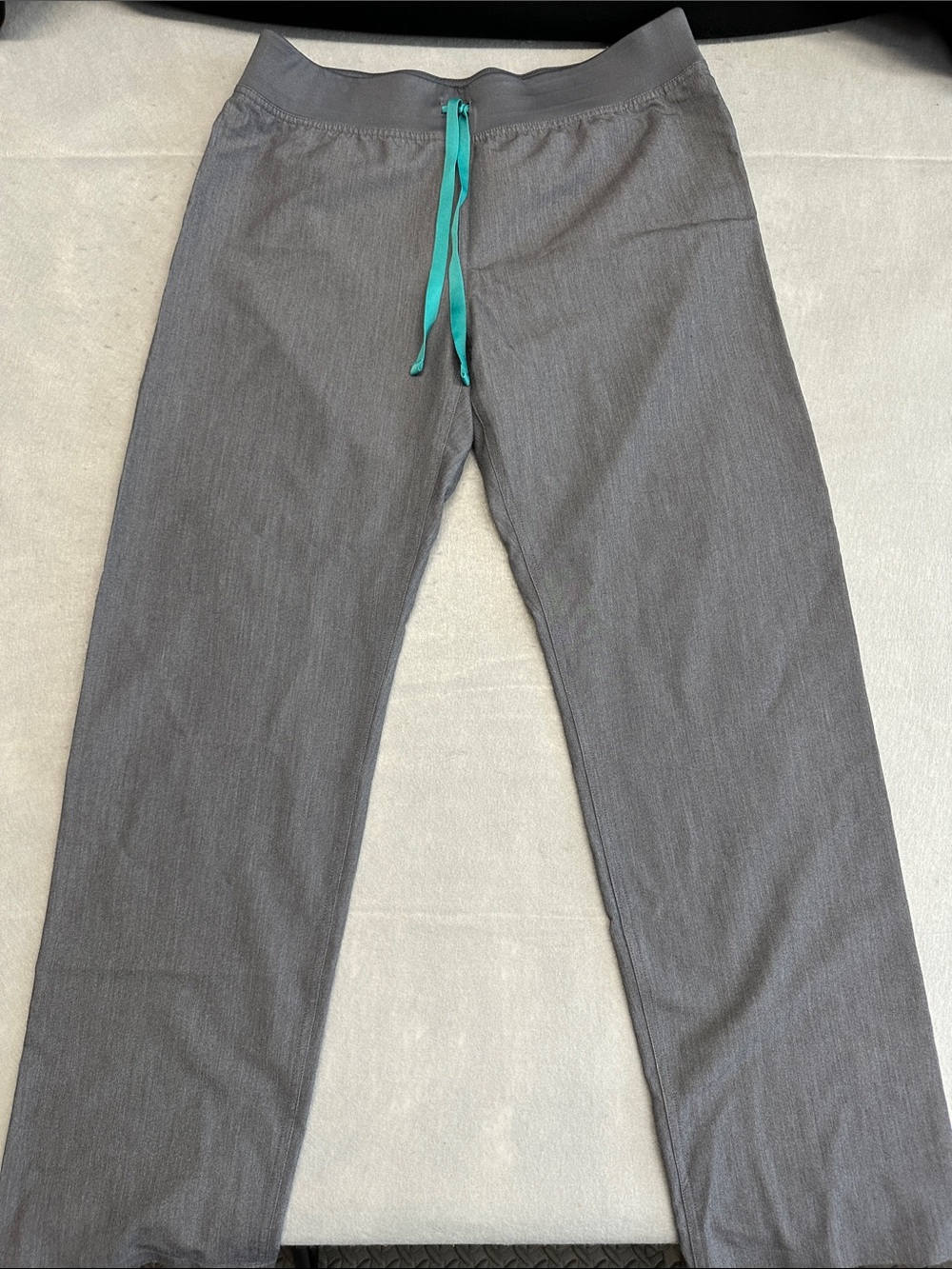 Figs Set Graphite Gray Catarina Scrub Top and Livingston Pants Women’s Medium - Picture 8 of 11